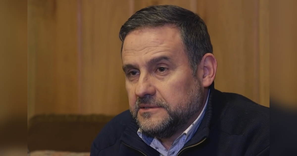 Detienen a padre de Martín Pradenas tras denuncia de abuso sexual a menor de edad