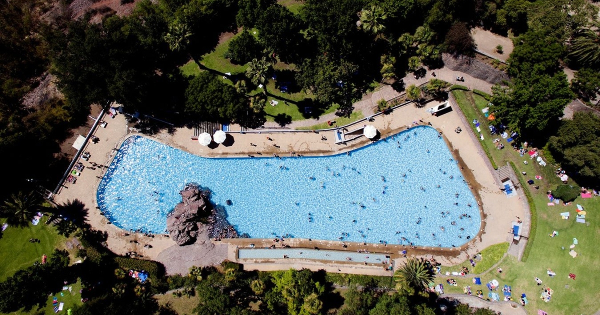 Funan a Parquemet por muerte de un hombre en la piscina Tupahue: recinto respondió