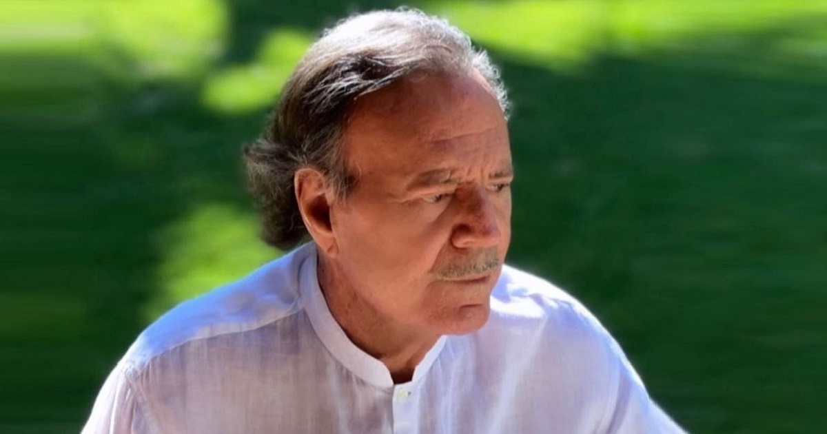 ¿Qué llevaba? Julio Iglesias fue retenido en aeropuerto de Punta Cana por contenido de sus maletas