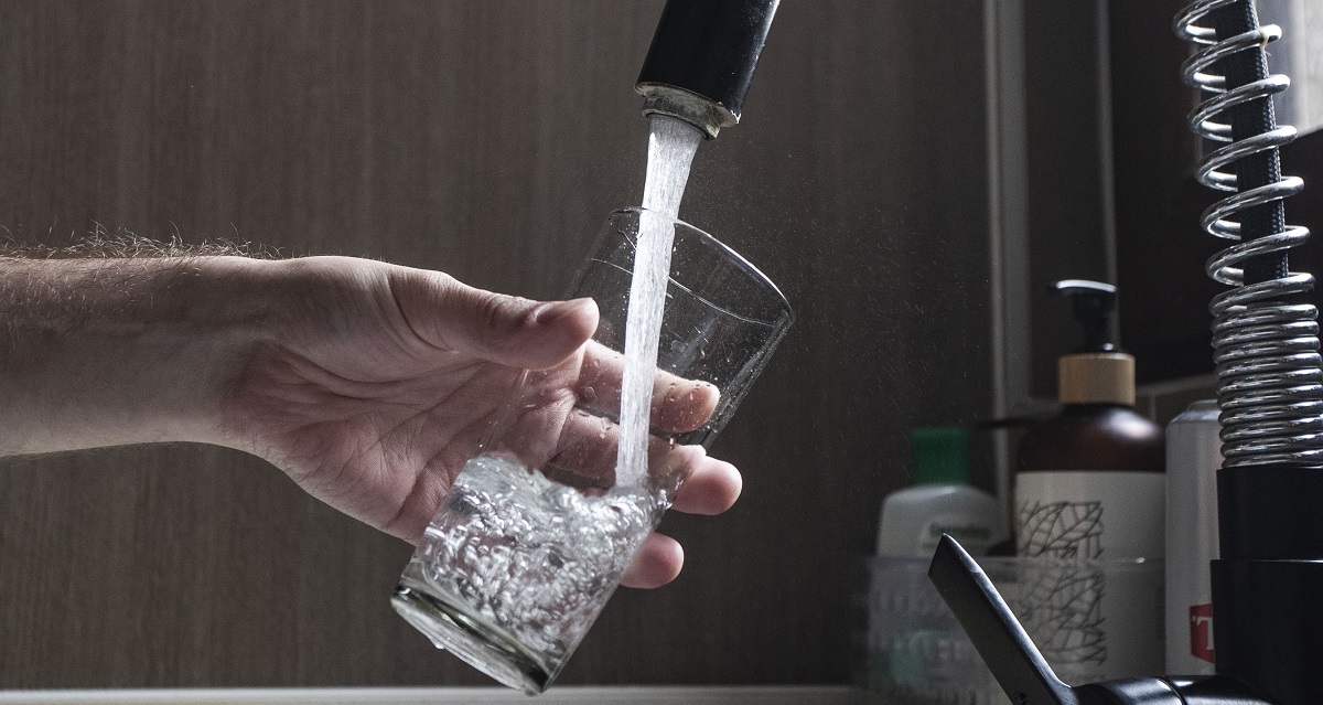 Megacorte de agua afectará por 32 horas a 3 comunas de la RM: revisa los puntos de distribución