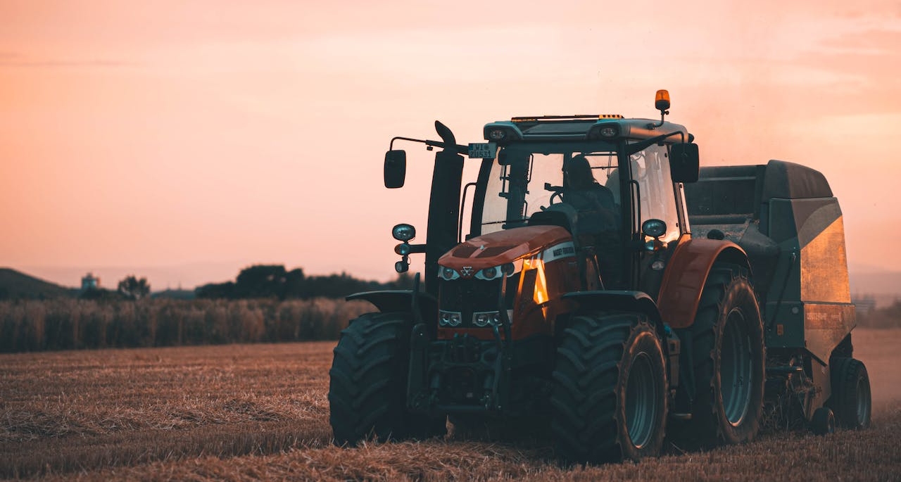 Niña de 11 años muere tras volcamiento de tractor en Ovalle: mujer que lo manejaba no tenía licencia