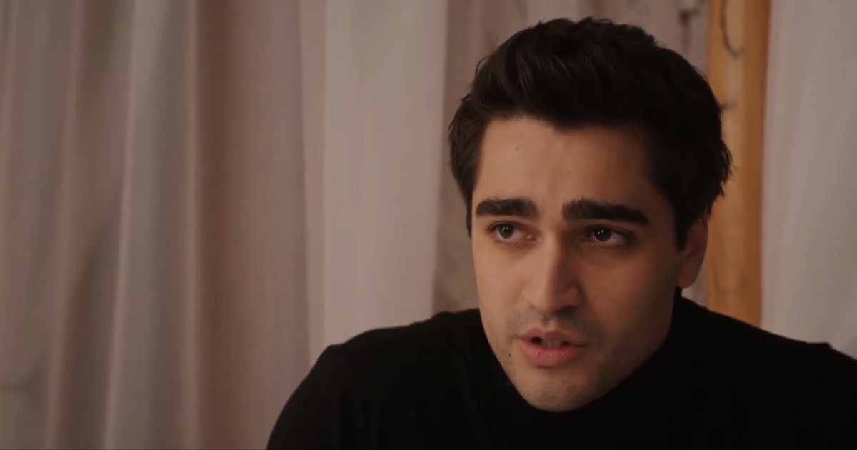 Totalmente distinto: así lucía el protagonista de 'Seyrán y Ferit' en una película de terror de 2019