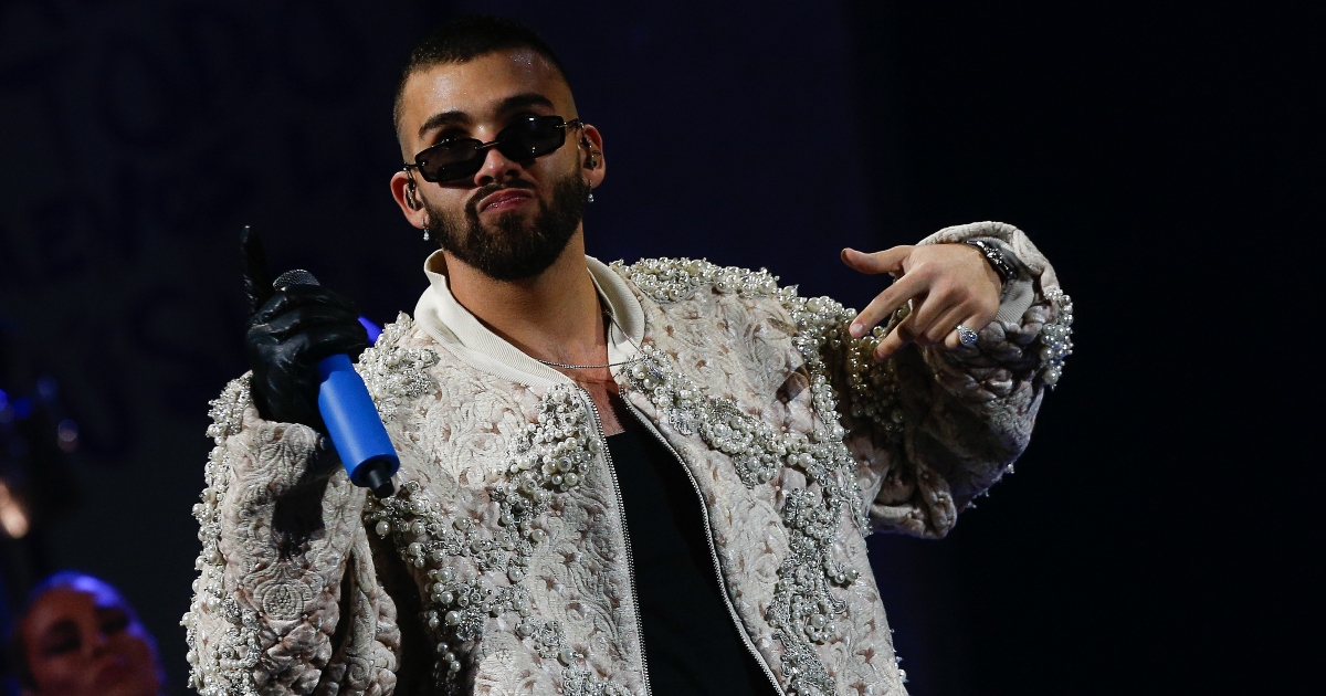 En medio de su presentación en Viña: Manuel Turizo tuvo tierno gesto con fan que estaba de cumpleaños