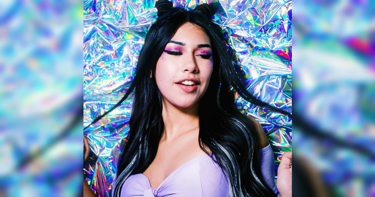 Así fue el debut de Scarlette Gálvez como cantante: hasta hizo una colaboración con La Noche