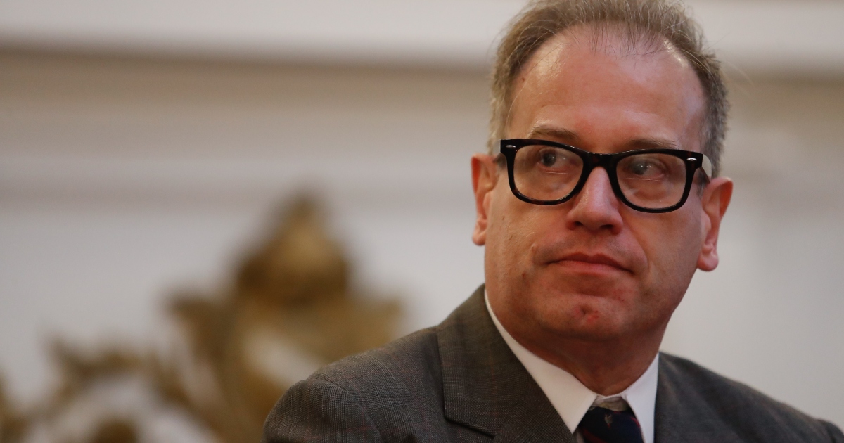 Tomás Jocelyn-Holt fue denunciado por millonaria deuda: agredió al arrendatario por cobrarle