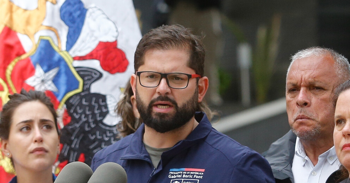 Suspensión del cobro de agua: las ayudas que anunció el Presidente Boric para damnificados de incendios