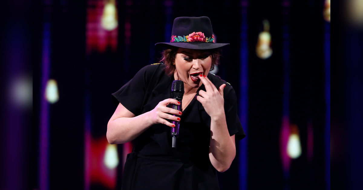 Javiera Contador vivió incómodo momento tras recibir pifias en Coihueco: 