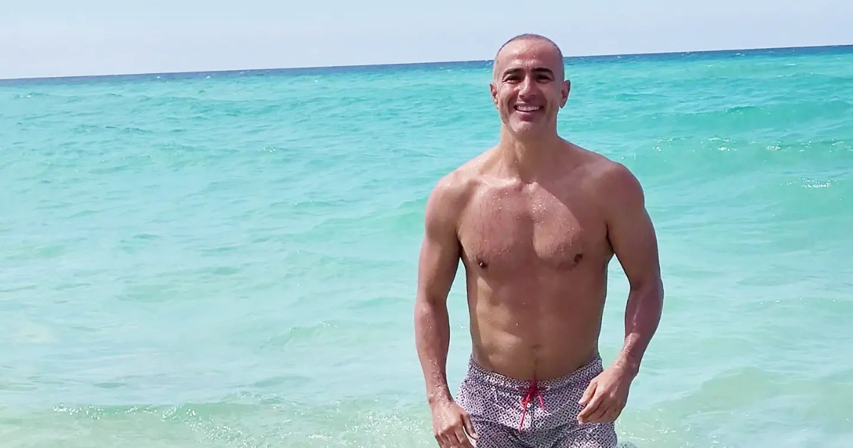 César Caillet y su inusual secreto de belleza  a sus 50 años