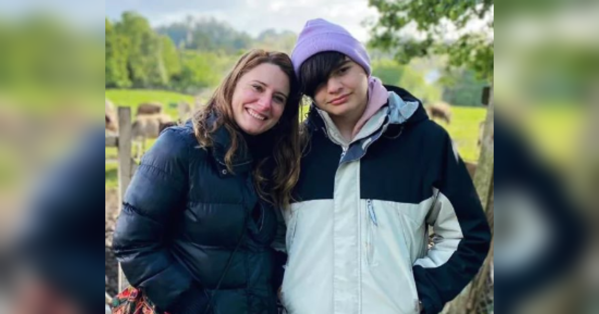 Javiera Hernández subió postal junto a su hijo de 14 años: seguidores destacaron lo grande que está