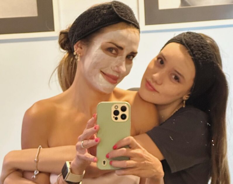 Carola de Moras evidenció lo grande que está su hija: ya tiene 14 años