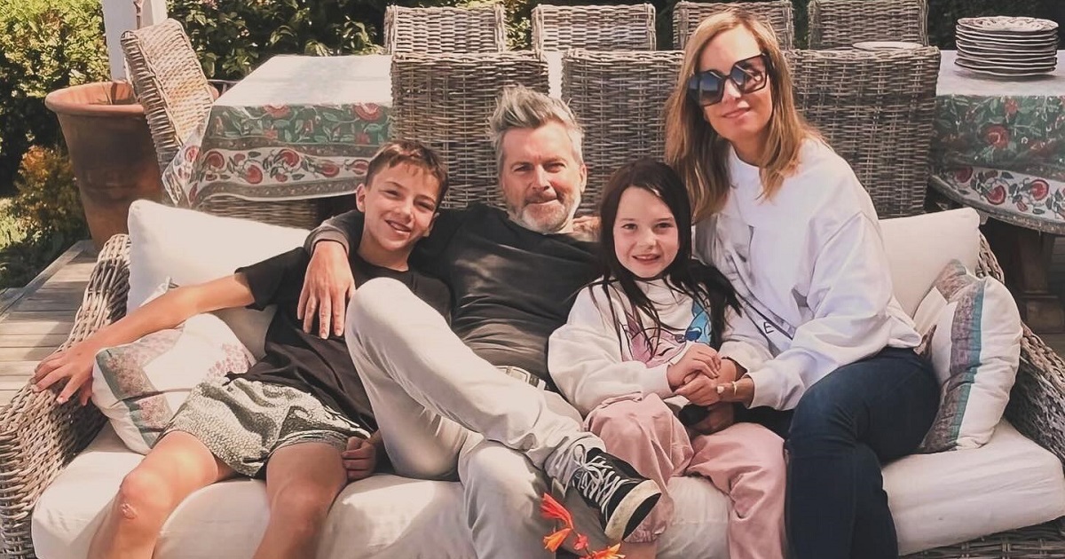 Diana Bolocco y Cristián Sánchez mostraron foto del primer día de clases de sus hijos: 