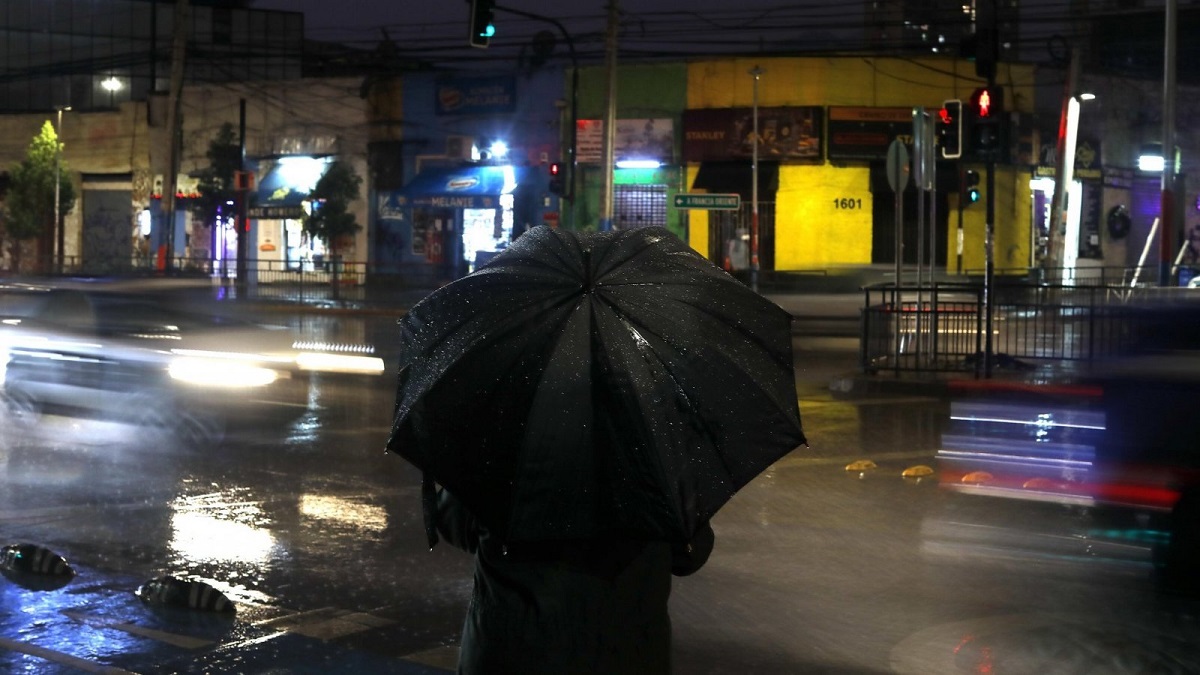 Ante anuncio de lluvias para al menos 7 regiones del país: ¿cómo se vivirá otoño este 2024?