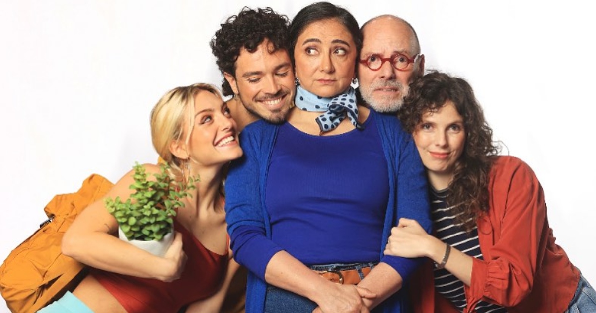 De teleseries al teatro: Rodrigo Walker reestrenará la obra '¿Por qué no se van?', con Ximena Rivas