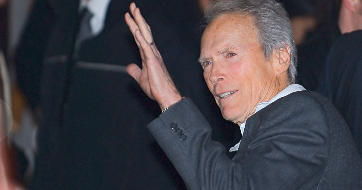 Con barba y totalmente lúcido: Clint Eastwood reaparece a los 93 años