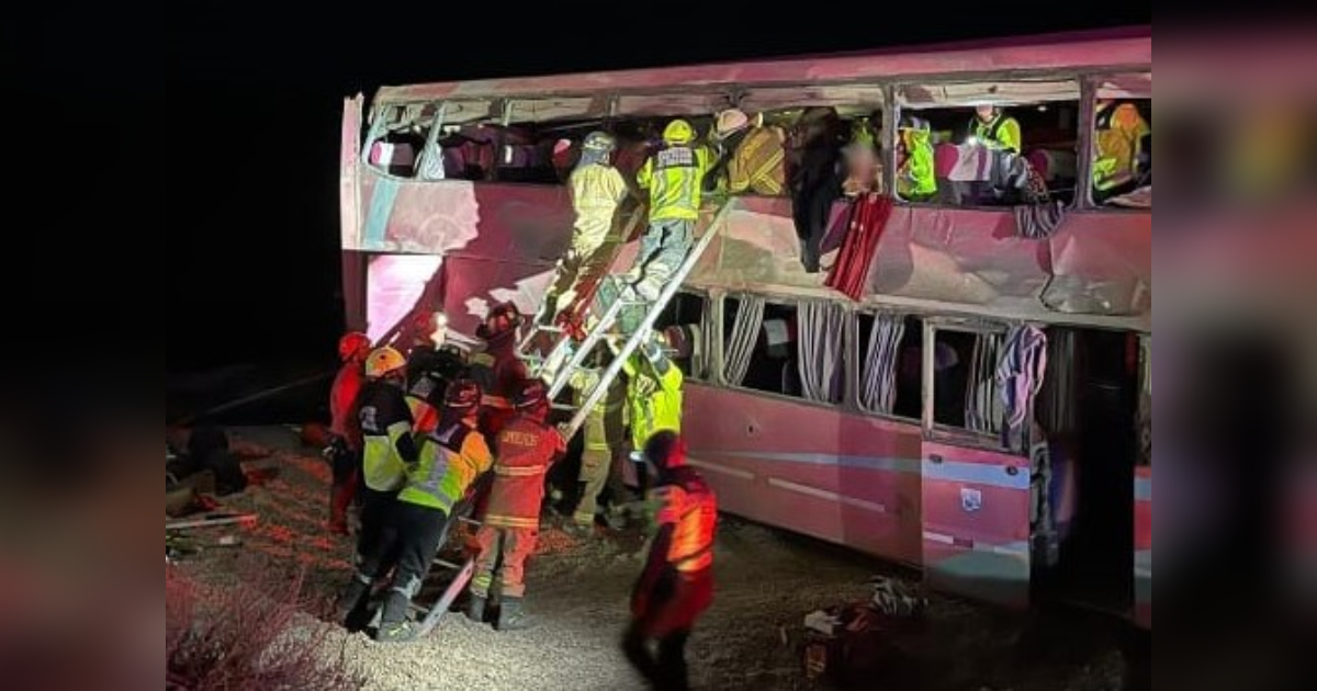 Al menos un muerto y 40 heridos tras accidente de bus de turistas en San Pedro de Atacama