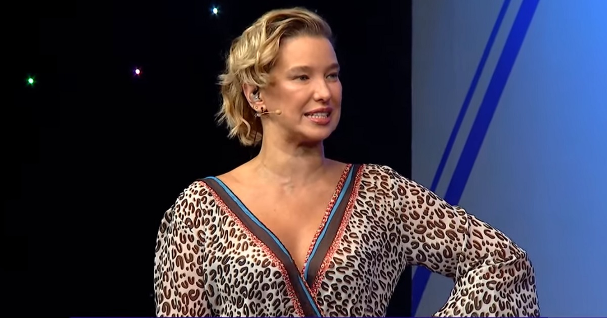 Conflicto en Zona de Estrellas terminó con Claudia Schmitd llorando y el director fuera del programa