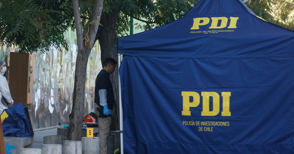 Encuentran cuerpo calcinado y atado de manos y pies en Renca