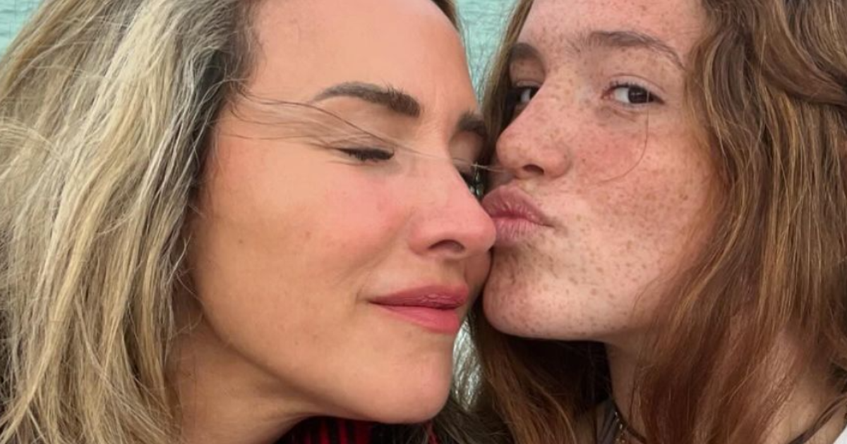 Laura de la Fuente dedica cariñoso saludo a Angélica Castro: 