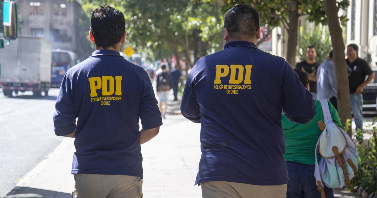 Balean a hombre afuera del terminal de buses en Estación Central: sujetos se dieron a la fuga