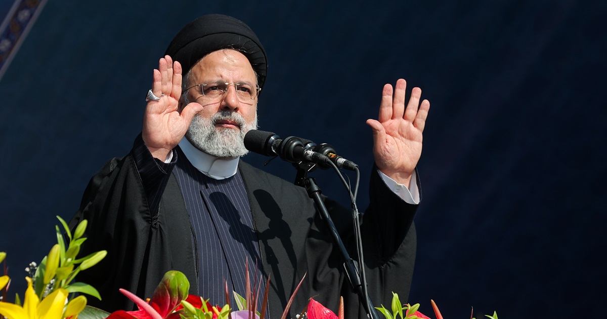 Helicóptero que transportaba al presidente de Irán está desaparecido tras “aterrizaje forzoso”