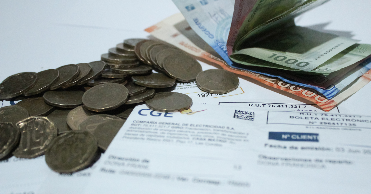 Tras anuncio de nuevo subsidio: ¿qué comunas recibirán una rebaja extra en la cuenta de la luz?