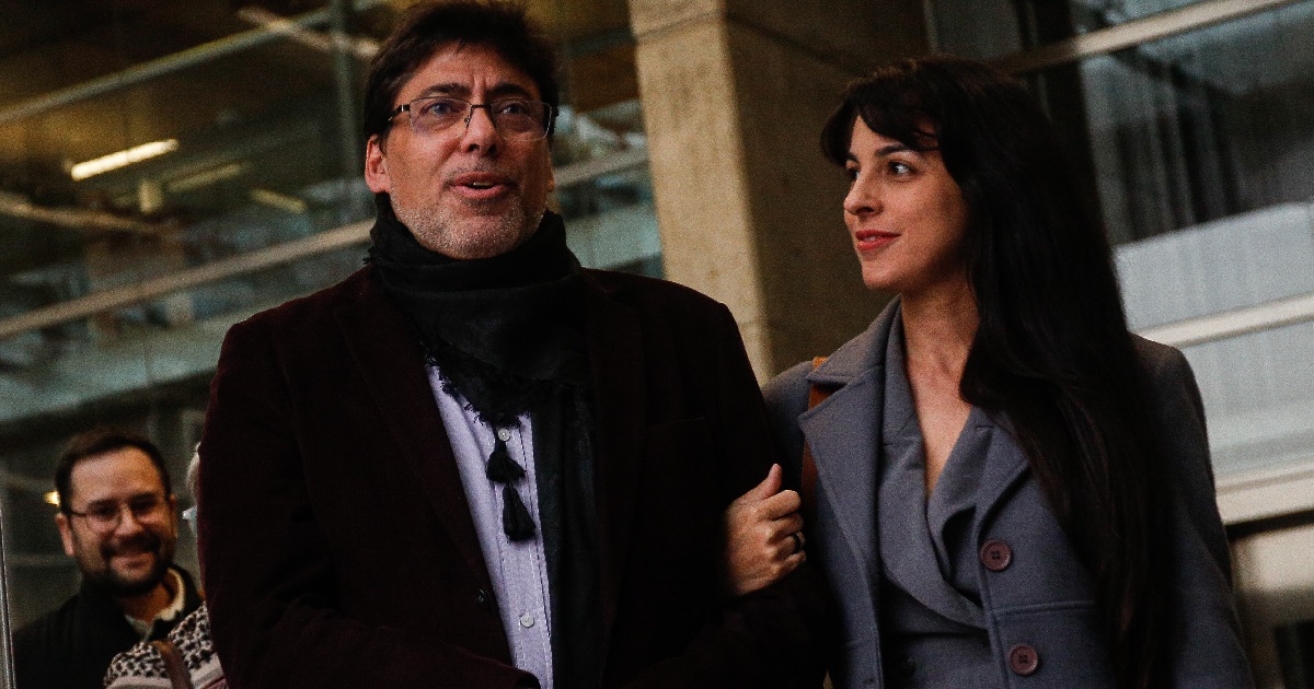 Quién es Anjuli Tostes: la pareja de Daniel Jadue que lo acompañó durante su reciente formalización