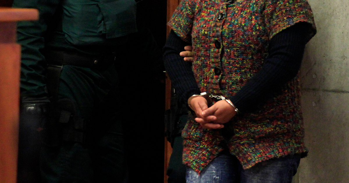 Apoderada acusada de abusar sexualmente de 5 menores de edad en viaje fue detenida: estaba prófuga