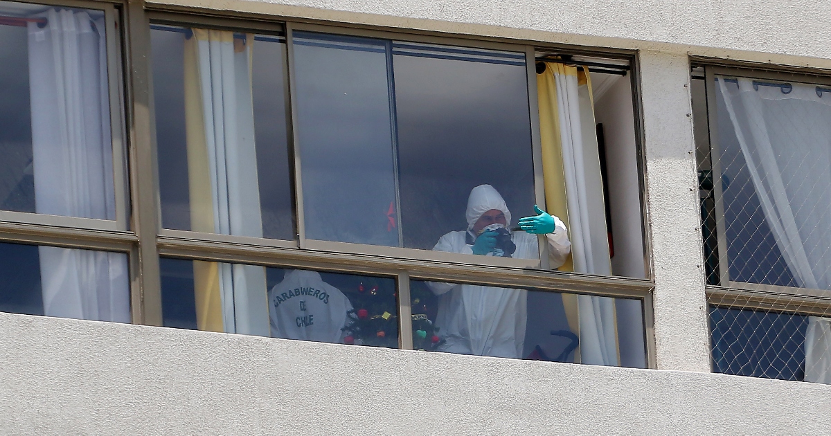 Hombre muere en Pudahuel intentando escalar hacia su departamento: había olvidado las llaves