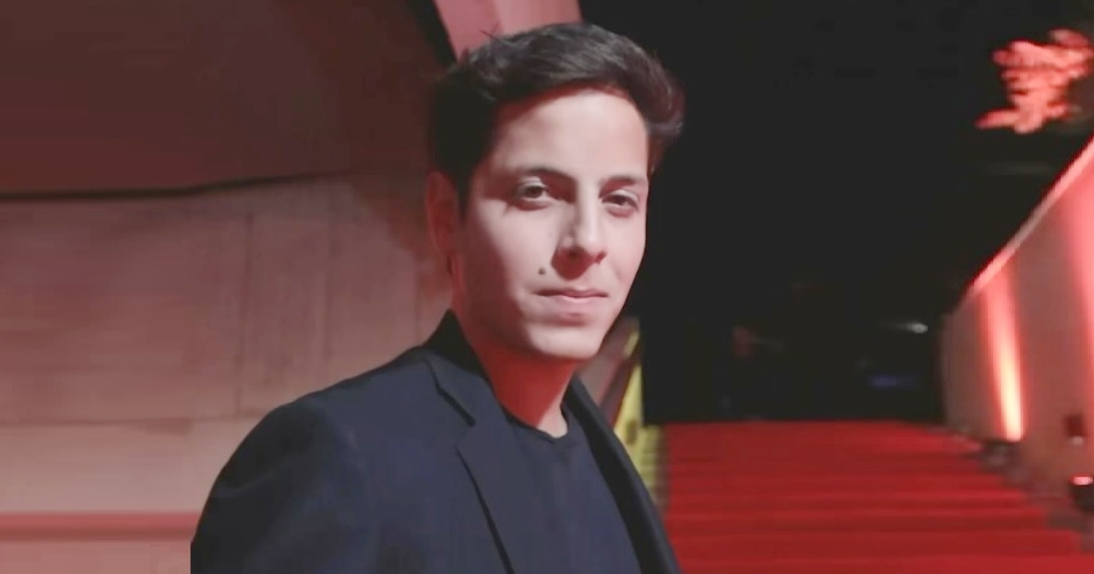 Máximo Menem compartió registros de sus lujosas vacaciones en exclusiva isla de Francia