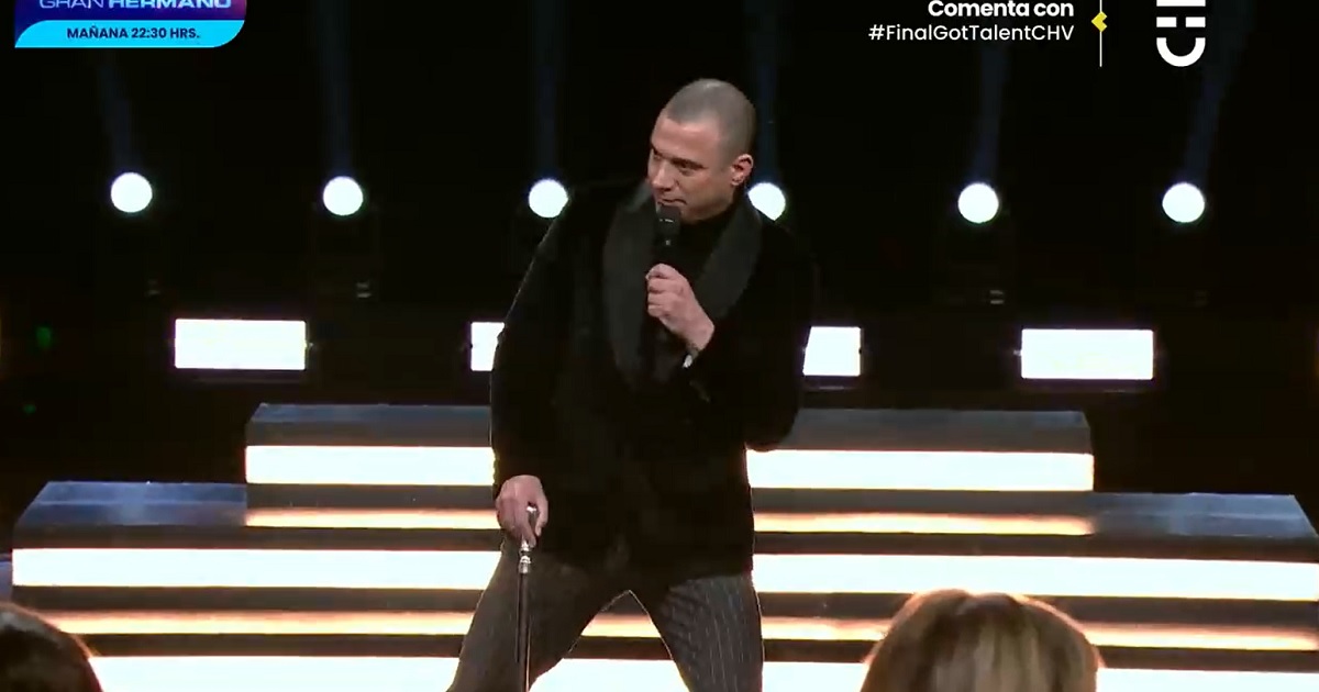 Julián Elfenbein usó bastón en la final de Got Talent Chile