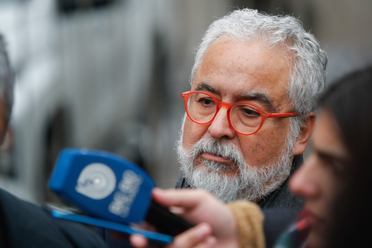 Tras solicitud: entregarán más de 700 mil mensajes de WhatsApp de Luis Hermosilla