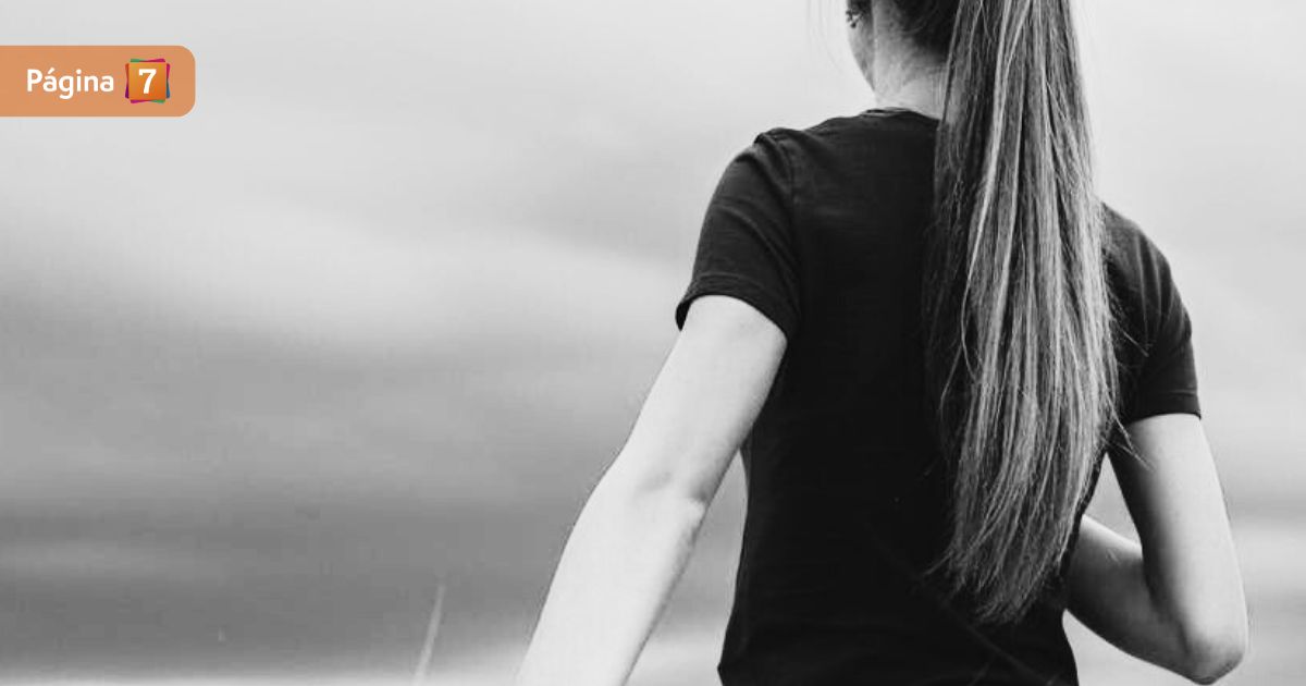 Joven de 15 años lleva un mes desaparecida en Lo Barnechea: debía irse de vacaciones con su familia