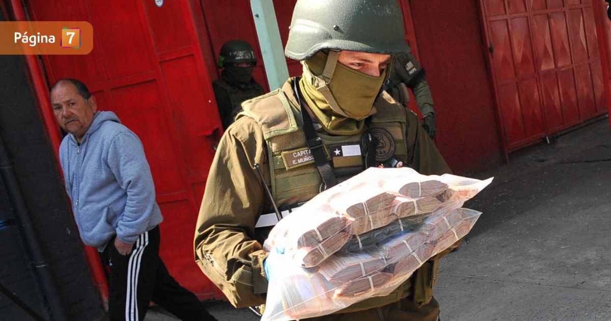 En un bar capitalino: Carabineros logra recuperar parte del dinero robado en sucursal de Brinks