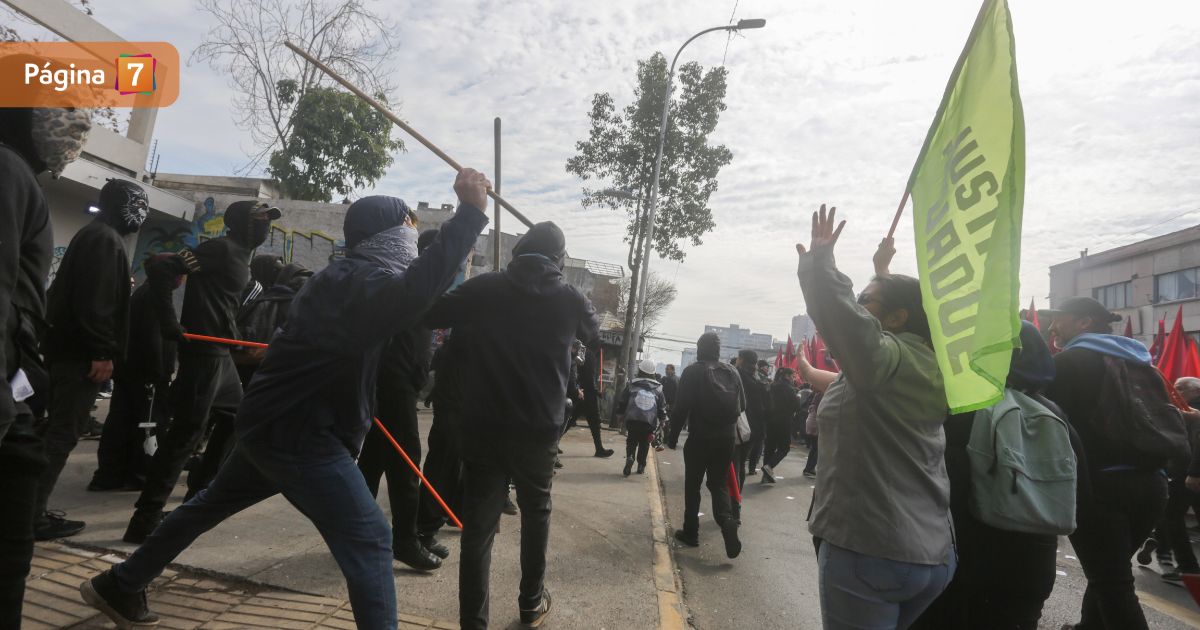 Romería al Cementerio General dejó al menos 23 detenidos: Gobierno anunció querella por disturbios