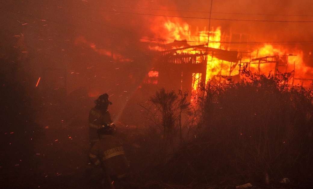 Bombero y operaba en Senapred: los antecedentes del tercer detenido por megaincendio en Valparaíso