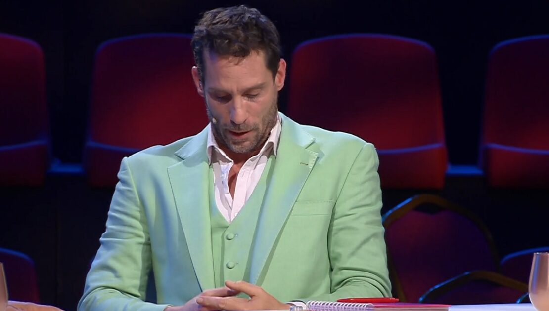 Gonzalo Valenzuela mostró en Mi Nombre Es el terno que mandó a hacer para su matrimonio y no usó 