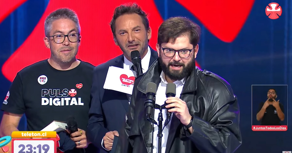 Gabriel Boric ofertó por icónica prenda de Emmanuel en la Teletón 2024