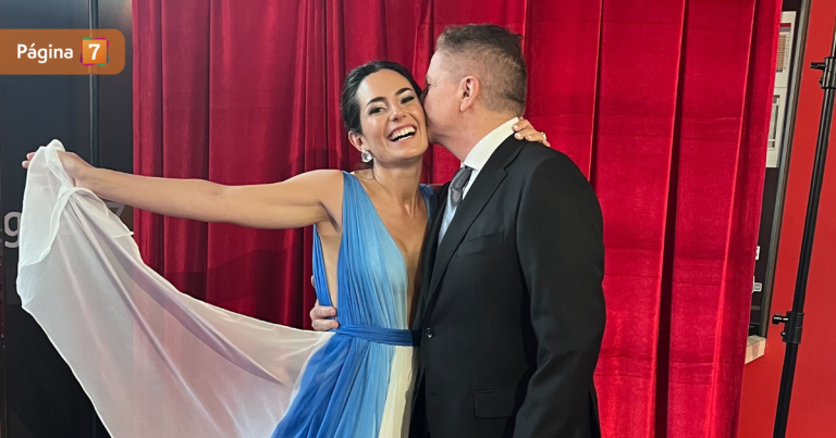 Rosario Bravo impactó con su vestido en los Premios Cordillera: la acompañó su esposo
