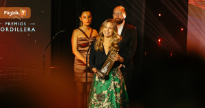 Soledad Onetto agradeció apoyo de su pareja e hijo tras ganar en Premios Cordillera: él la acompañó