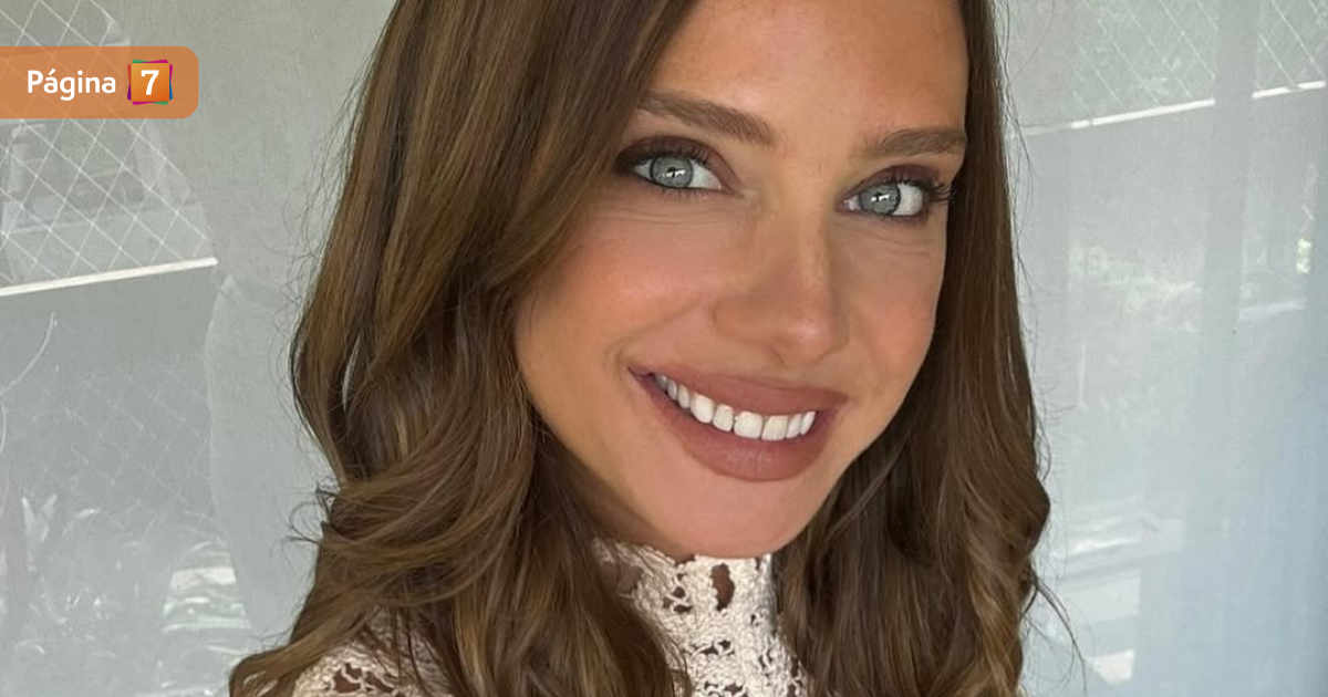 Emilia Daiber lució su pancita de embarazada en traje de baño: 