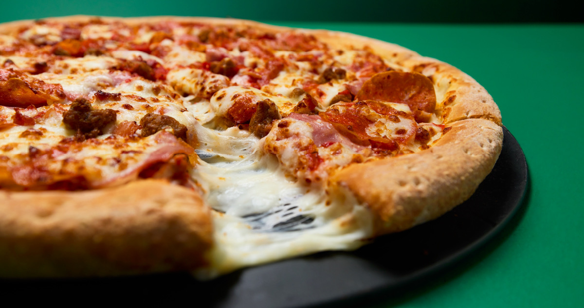 Navidad se adelanta con el “Papascuero”: en Papa Johns ofrecen la segunda pizza familiar a $1.000