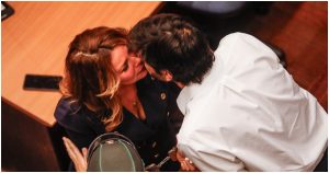 El romántico gesto de Joaquín Lavín a Cathy Barriga: la exalcaldesa aún se encuentra cumpliendo prisión preventiva