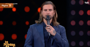Imitador de Mi Nombre Es se quebró al sufrir dura pérdida antes del show: le dedicó presentación