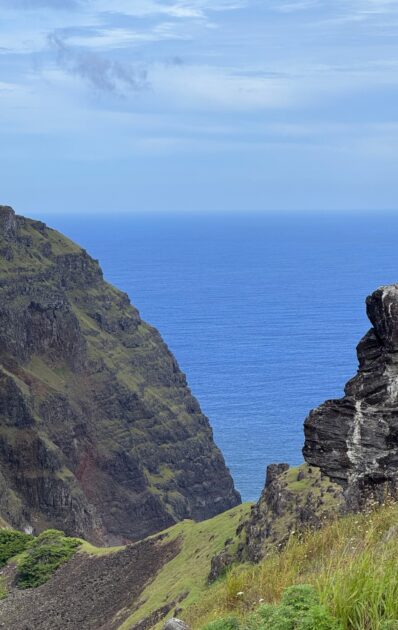 Simón Pesutic y Vivianne Dietz celebraron San Valentín en Rapa Nui: publicaron románticos registros