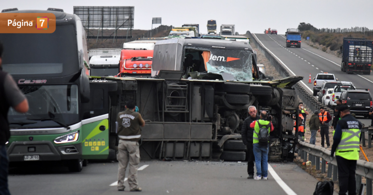 Entregan principal teoría sobre lo que causó el fatal choque de buses en Ruta 5 Norte