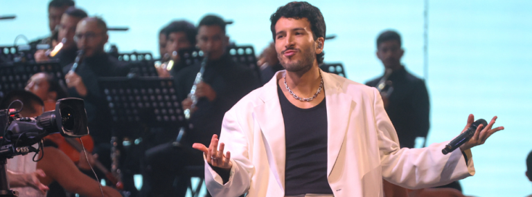 Sebastián Yatra cerró Viña 2025 con un show sinfónico y un repertorio cargado de éxitos