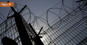 agreden en la cárcel a madrastra de niño de 13 años que lo esclavizó