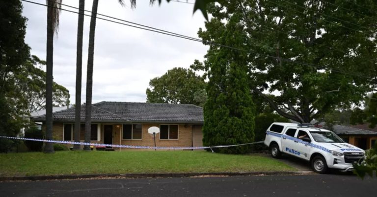 Madre apuñaló a hijos en Sidney: padre sintió ruidos, le quitó el arma y llamó a la policía
