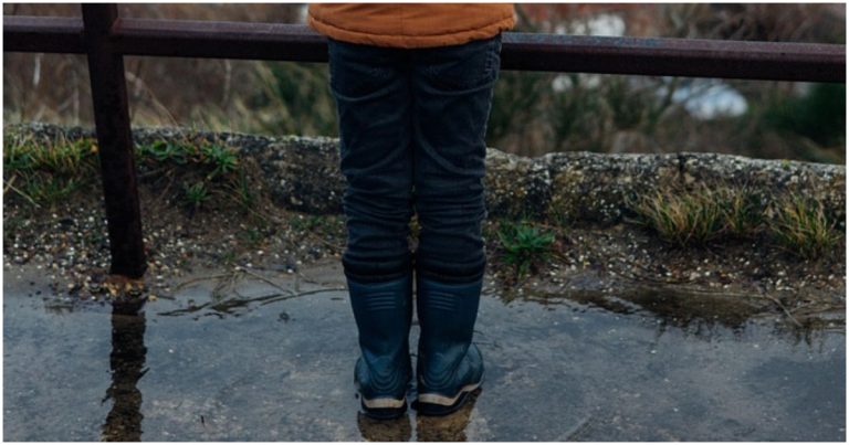 Formalizan a mujer por homicidio frustrado de su hijastro: mantenía graves signos de desnutrición