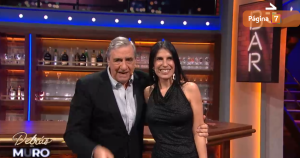 porotito verde encantó con aparición en detrás del muro